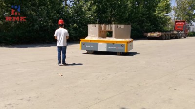 عربة نقل مخصصة غير مخصصة